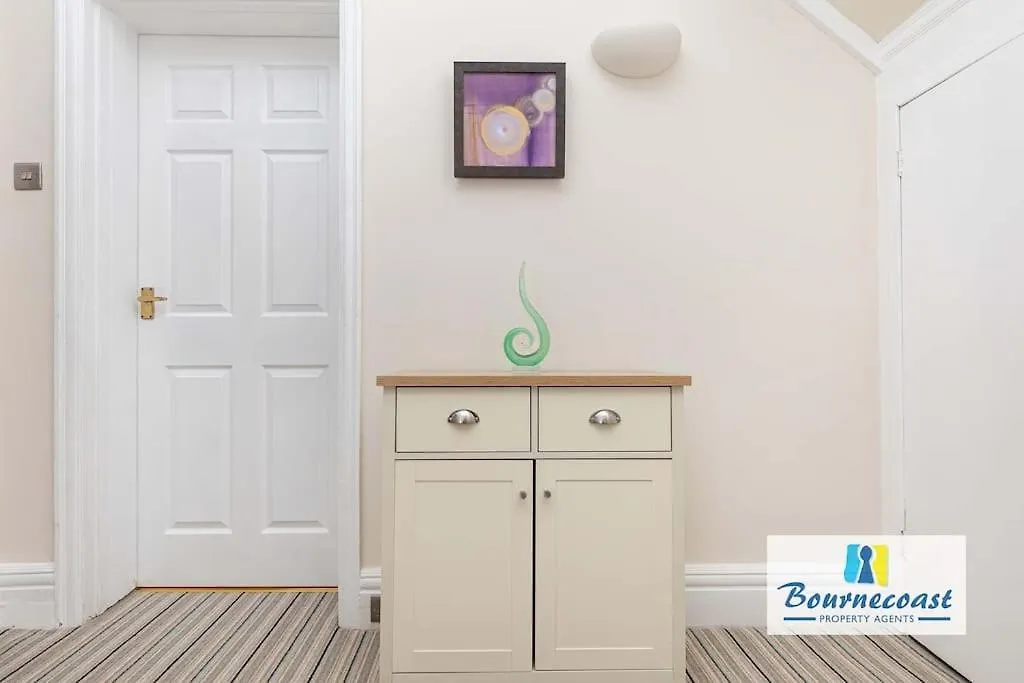 Bournecoast - Ground Floor Apartment Close To Sandy Beaches With Patio - Fm660 Bournemouth United Kingdom