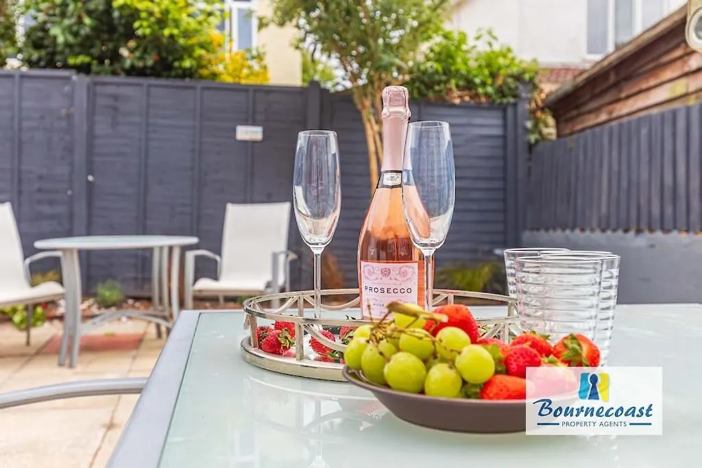 Bournecoast - Ground Floor Apartment Close To Sandy Beaches With Patio - Fm660 Bournemouth