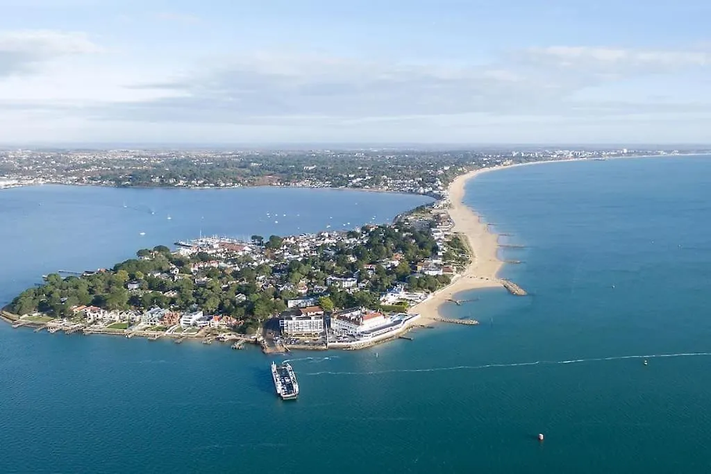 Bournecoast - Ground Floor Apartment Close To Sandy Beaches With Patio - Fm660 Bournemouth