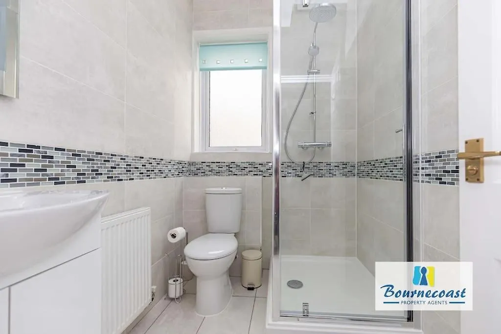 Bournecoast - Ground Floor Apartment Close To Sandy Beaches With Patio - Fm660 Bournemouth